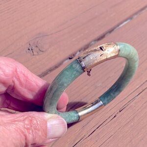 Jade and gold bracelet